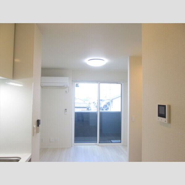 居室・リビング (キッチンから)