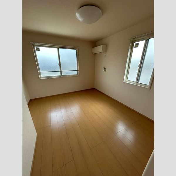 その他 (北側洋室)