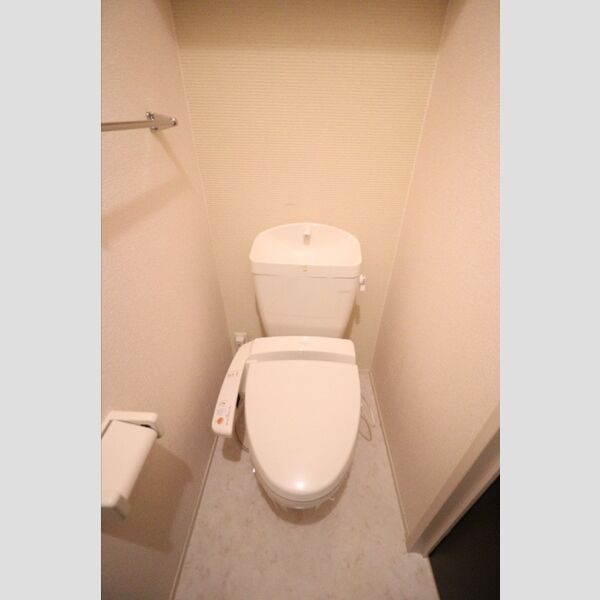 トイレ (温水洗浄暖房便座)