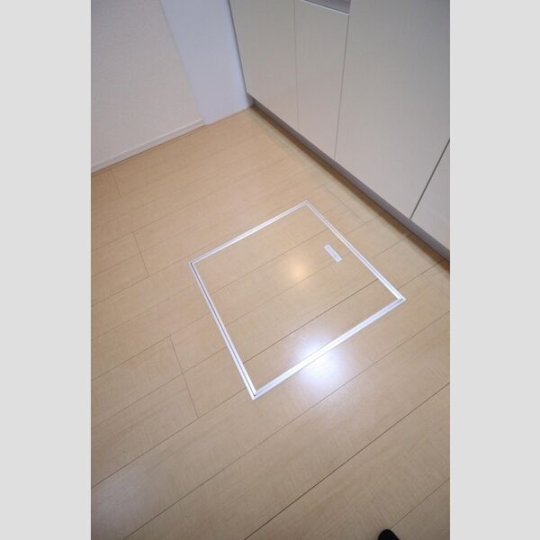 収納 (床下収納)