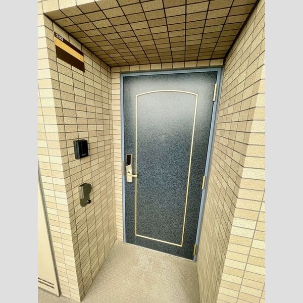 玄関 (カードキー&モニターインターホン♪)