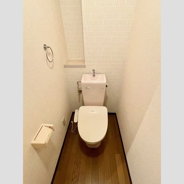 トイレ (温水洗浄暖房便座付トイレ♪)
