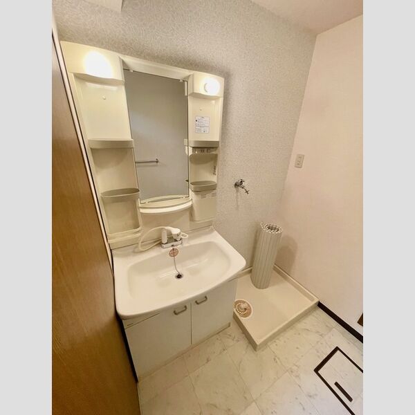 洗面所 (洗髪機能付洗面化粧台♪)