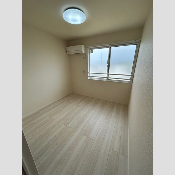 その他 (北西側洋室)