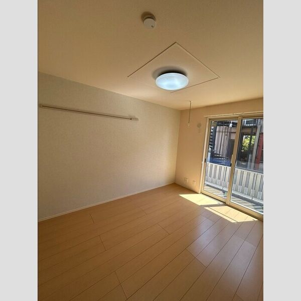 その他 (南側洋室)