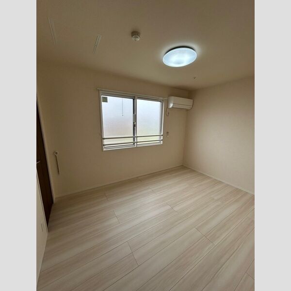 その他 (北西側洋室)