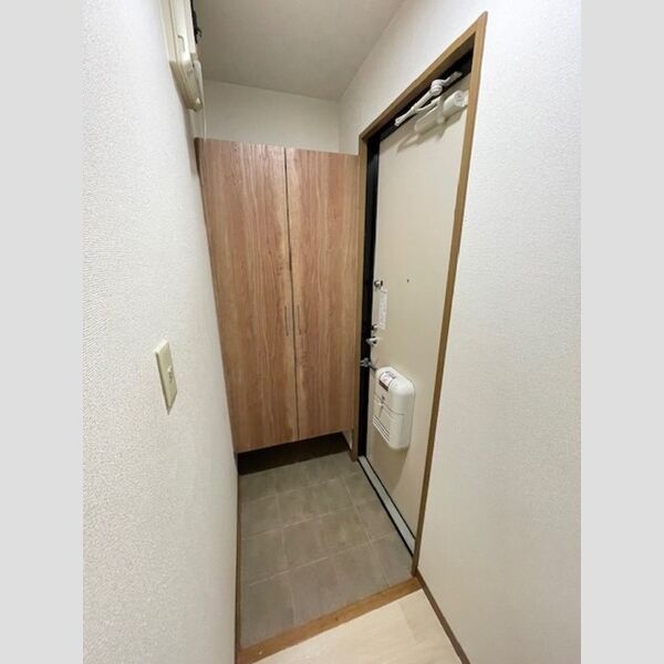 玄関 (玄関)