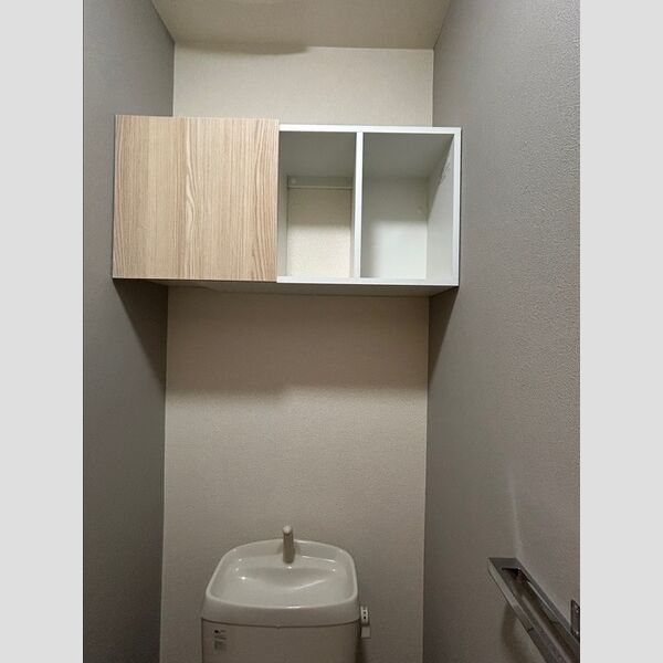 トイレ (トイレ収納棚)