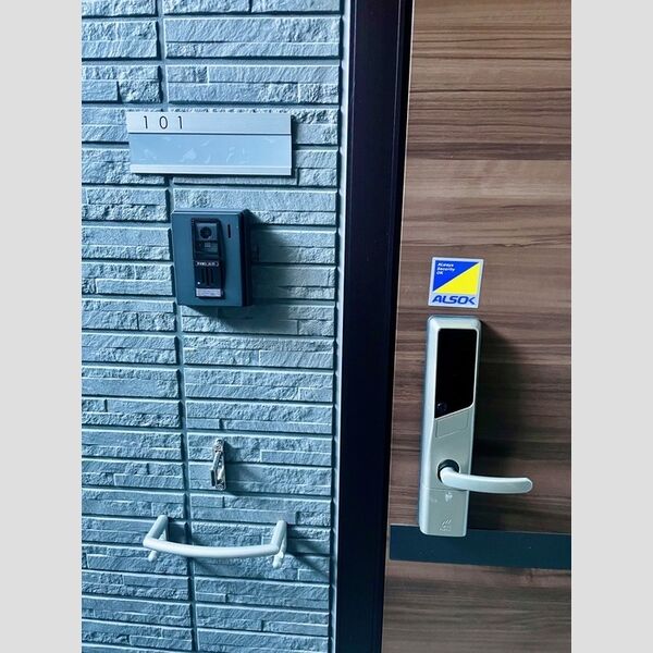 その他設備 (カードキー&モニターインターホン♪)