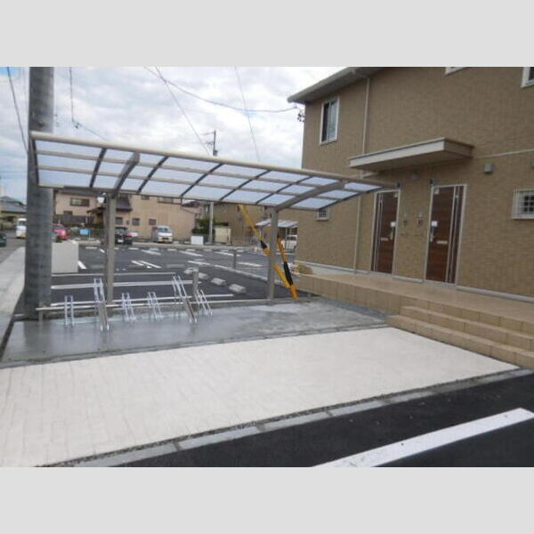 現地周辺 (駐輪場)