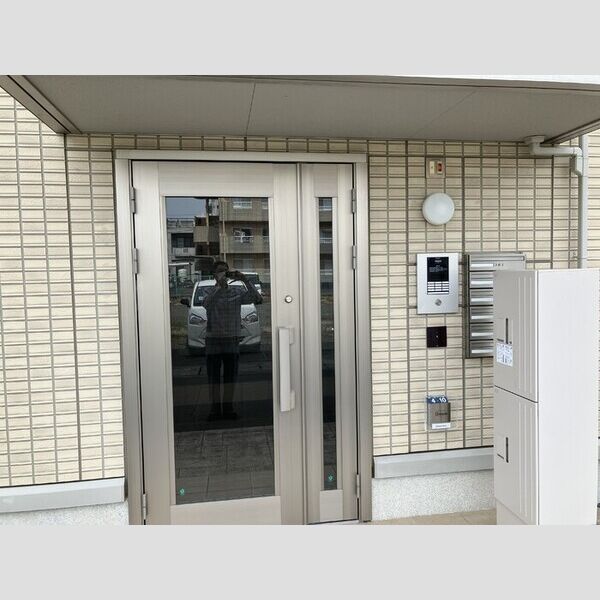 エントランス (エントランス)