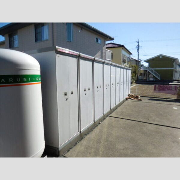 現地周辺 (屋外倉庫)