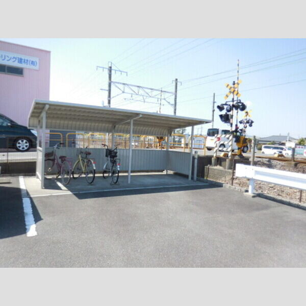 現地周辺 (駐輪場)