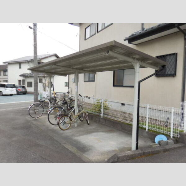 現地周辺 (駐輪場)