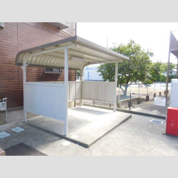 現地周辺 (駐輪場)