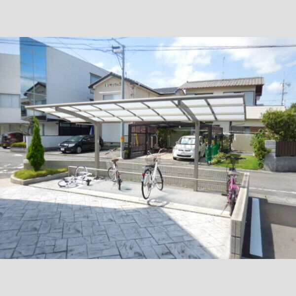 現地周辺 (駐輪場)