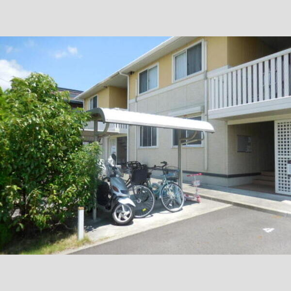 現地周辺 (駐輪場)