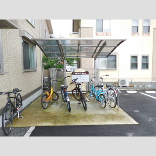 現地周辺 (駐輪場)