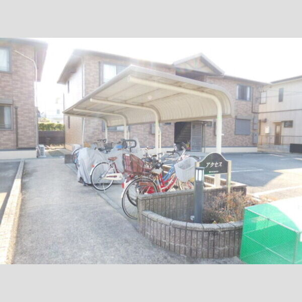 現地周辺 (駐輪場)