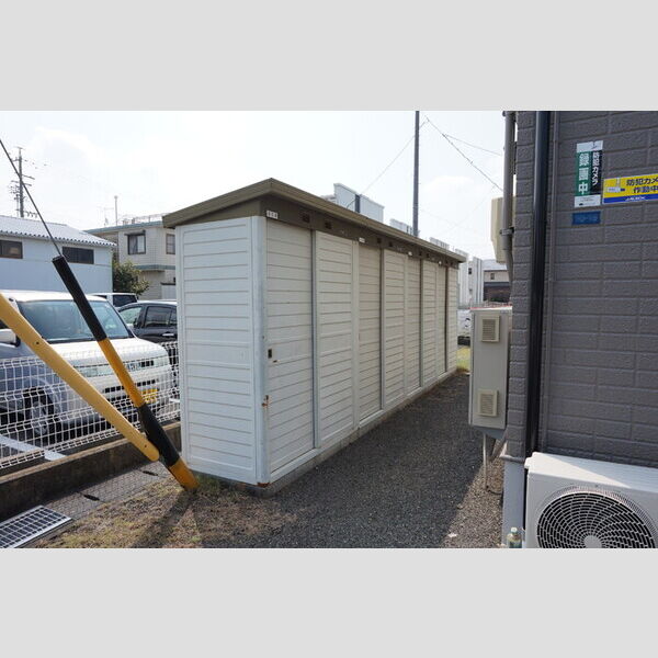 駐車場 (屋外倉庫)