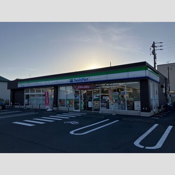 現地周辺 (ファミリーマート焼津下小田店)