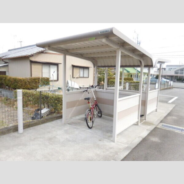 現地周辺 (駐輪場)