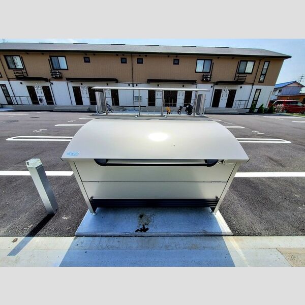 現地周辺 (ゴミ置き場)