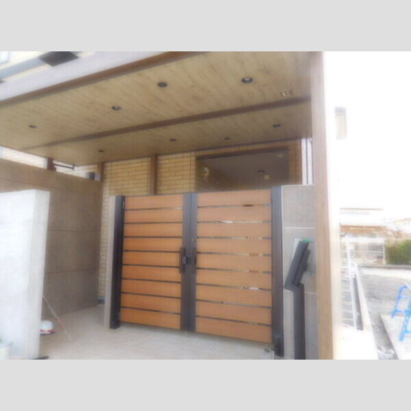 現地周辺 (エントランス)