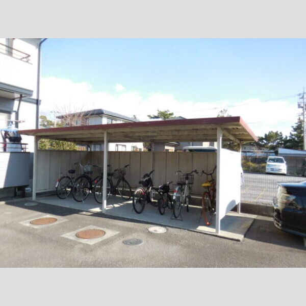 現地周辺 (駐輪場)