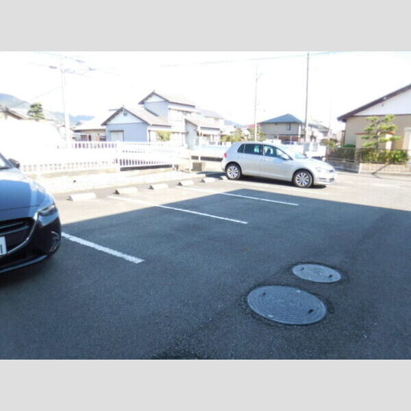 駐車場 (駐車場)