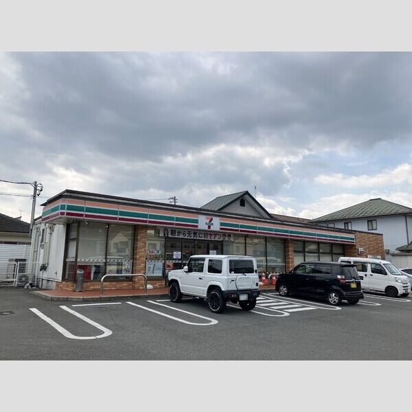現地周辺 (セブンイレブン焼津八楠店)