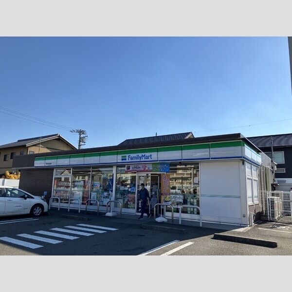 現地周辺 (ファミリーマート焼津大覚寺店)