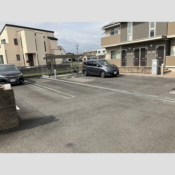 駐車場 (駐車場)