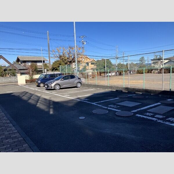 駐車場 (駐車場)