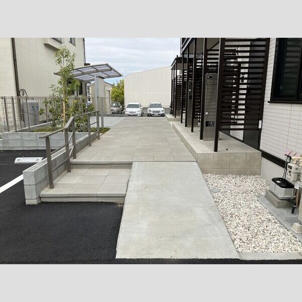 エントランス (エントランス)