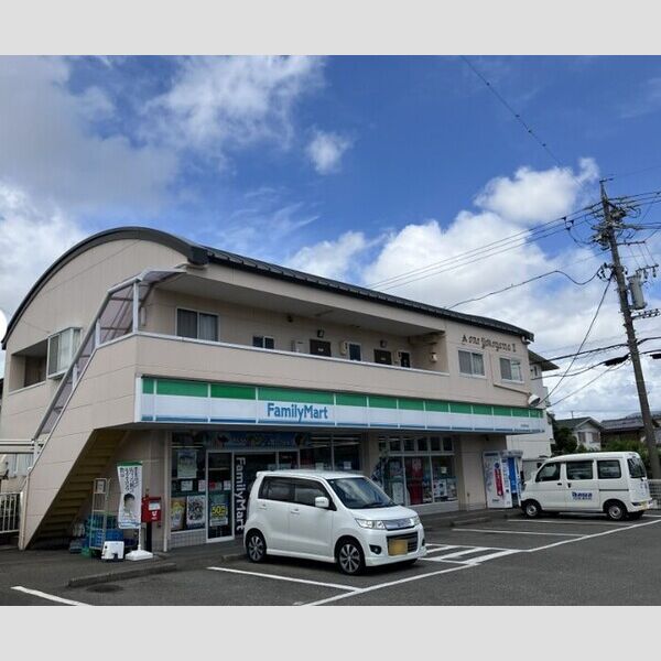 現地周辺 (ファミリーマート焼津柳新屋店)