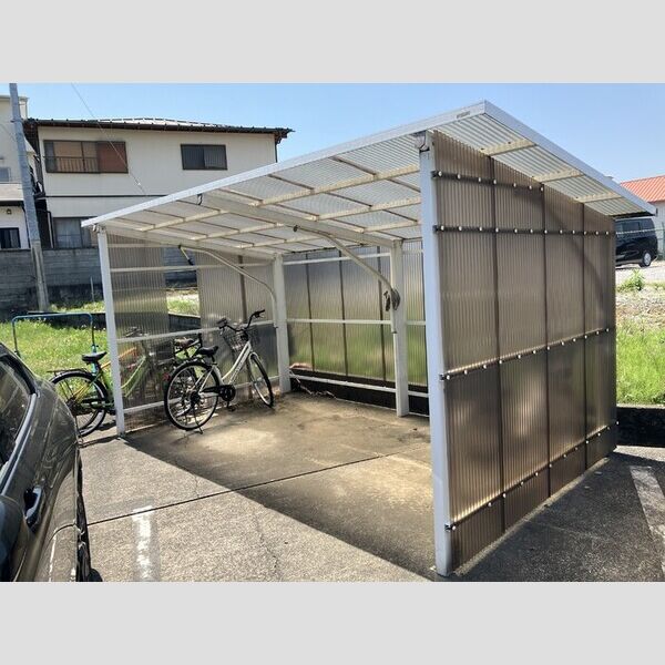 現地周辺 (駐輪場)
