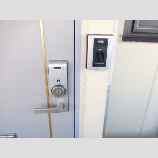 その他設備 (玄関外部 TVインターホン、カードキー)