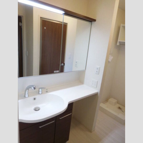 洗面所 (洗髪洗面化粧台)