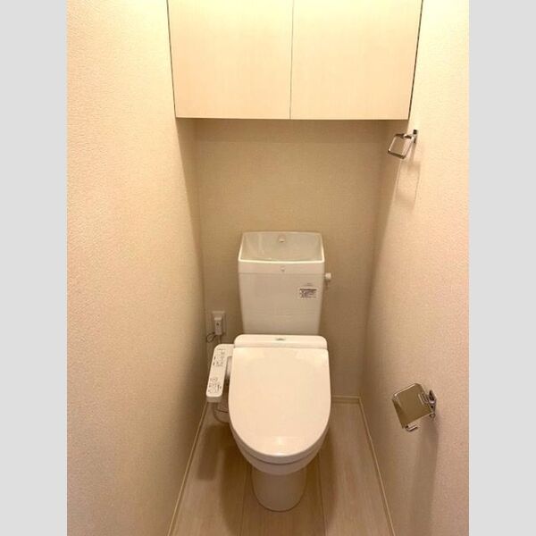 トイレ (温水洗浄暖房便座)