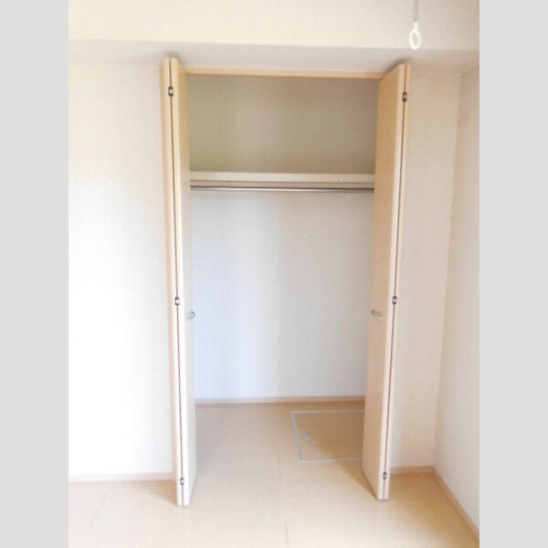 収納 (洋室　クローゼット)