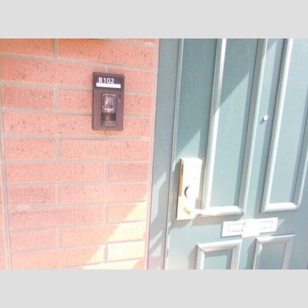 その他設備 (玄関外部　TVインターホン、カードキー)