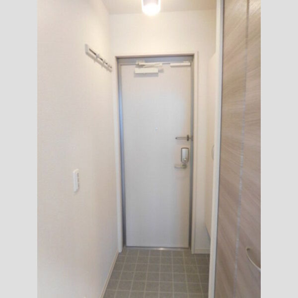 玄関 (玄関 内観)