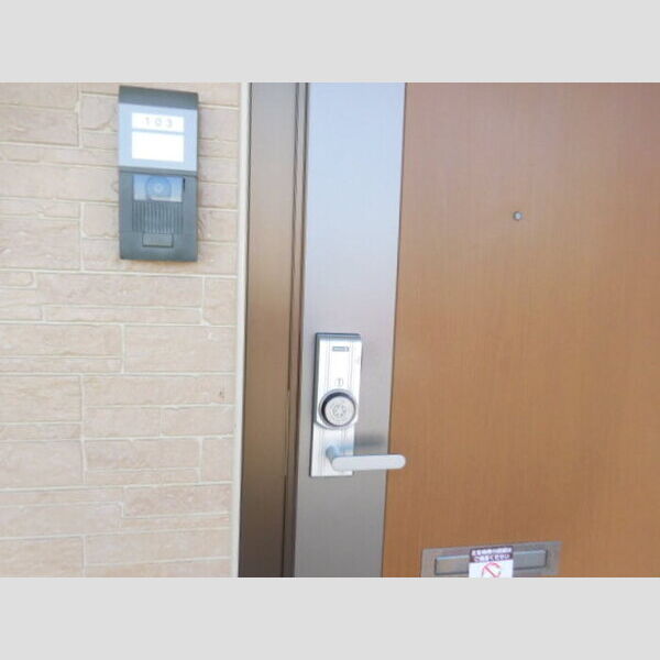 その他設備 (玄関外部　TVインターホン、カードキー)