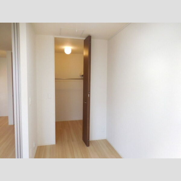 収納 (洋室　ウオークインクロゼット)