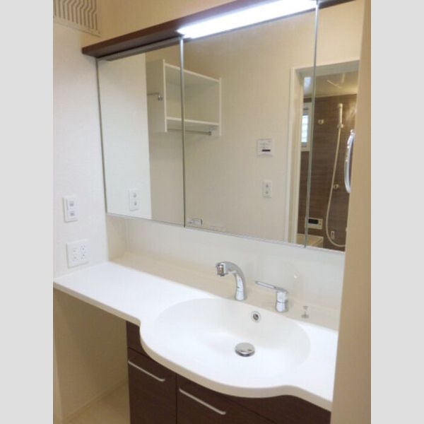 洗面所 (洗髪洗面化粧台)