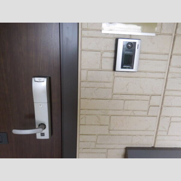 その他設備 (玄関外部　TVインターホン、カードキー)