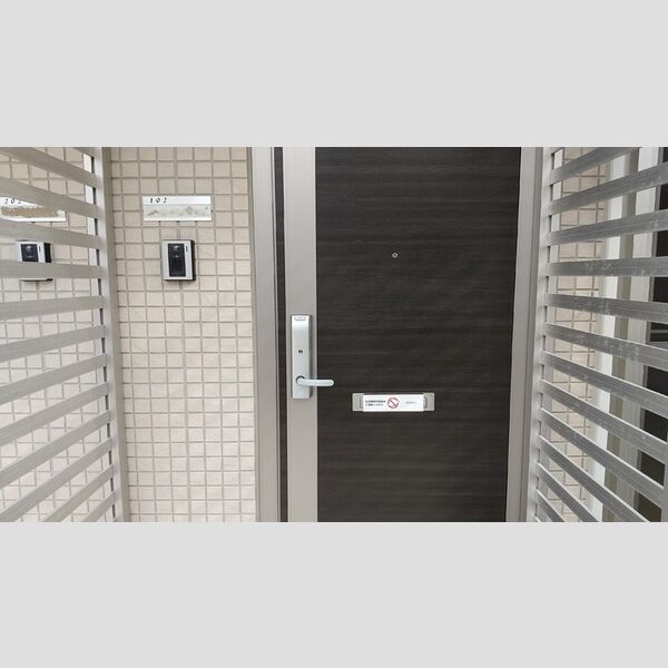 玄関 (外部玄関)