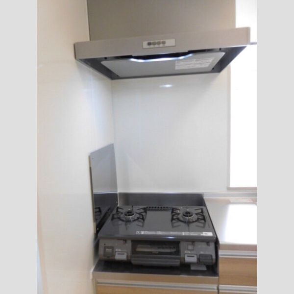 キッチン (ガスコンロ、換気扇)