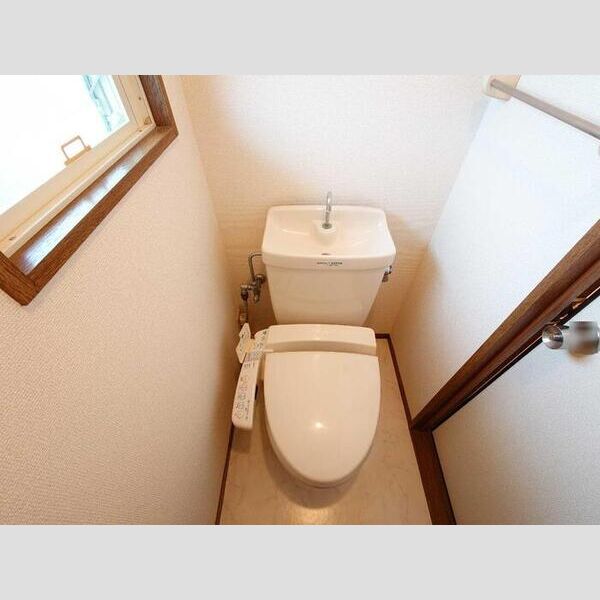 トイレ (トイレ)